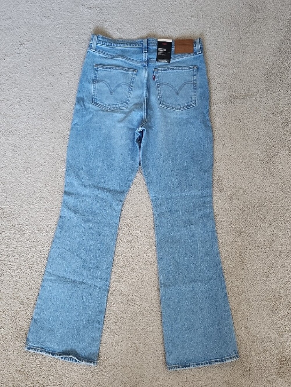 Levi's Light Wash Wide-Leg Women's Jeans - Picture 4 of 7